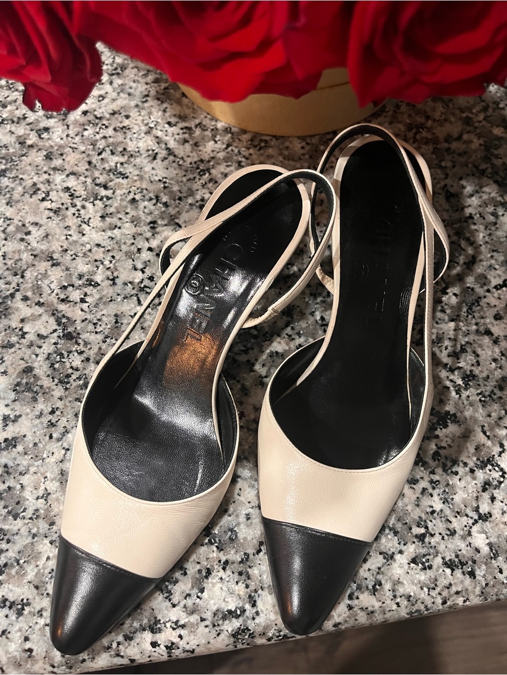 Authentic Vintage CHANEL Cream and Black Two-Tone Slingback Pumps - Picture 2 of 14
